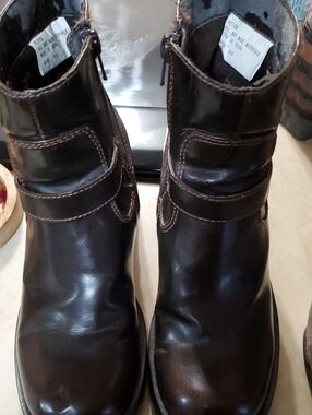 Mudd Women's Dark Brown Leather Ankle Booties